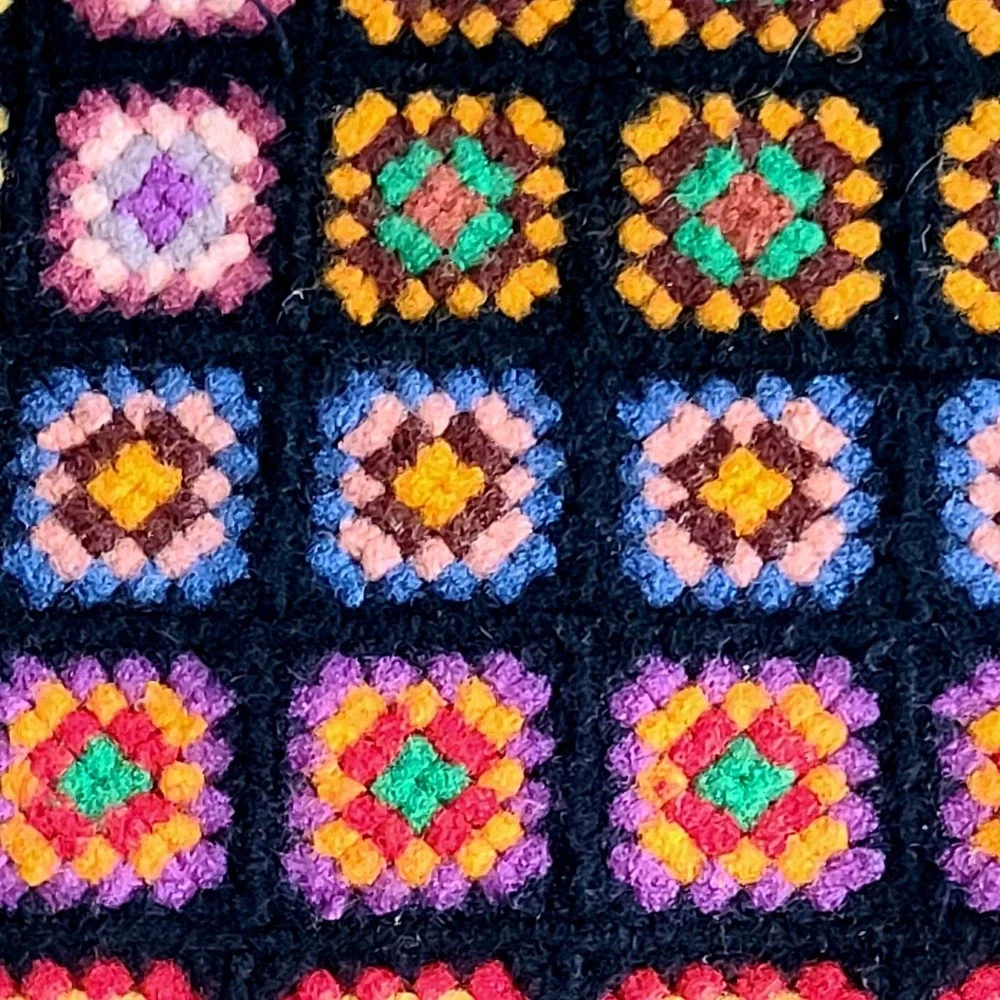 Vintage Crocheted Granny Square Afghan Throw Blanket Ruffled Edge 3x4 BOHO